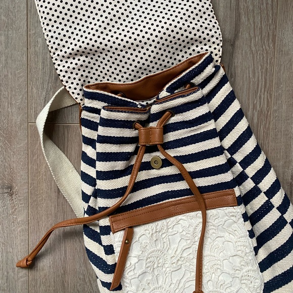 Adorable backpack - Picture 2 of 7